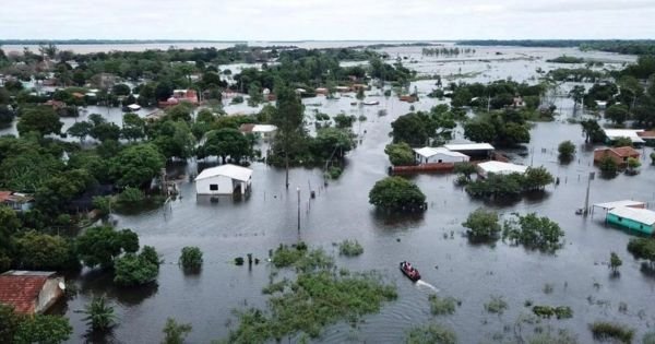 700 rodín zostalo po búrke bez domova