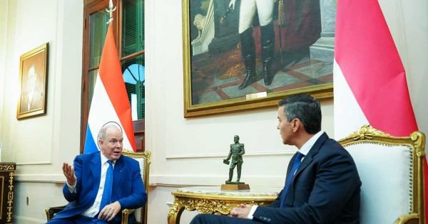 Albert II z Monaka prichádza do Paraguaja na trojdňovú návštevu 4 Albert II z Monaka prichádza do Paraguaja na trojdňovú návštevu