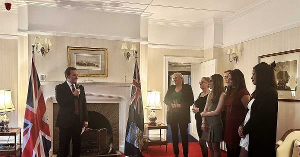 Falklandy, študenti z Argentíny, Paraguaja a Uruguaja, žijú týždeň na ostrovoch